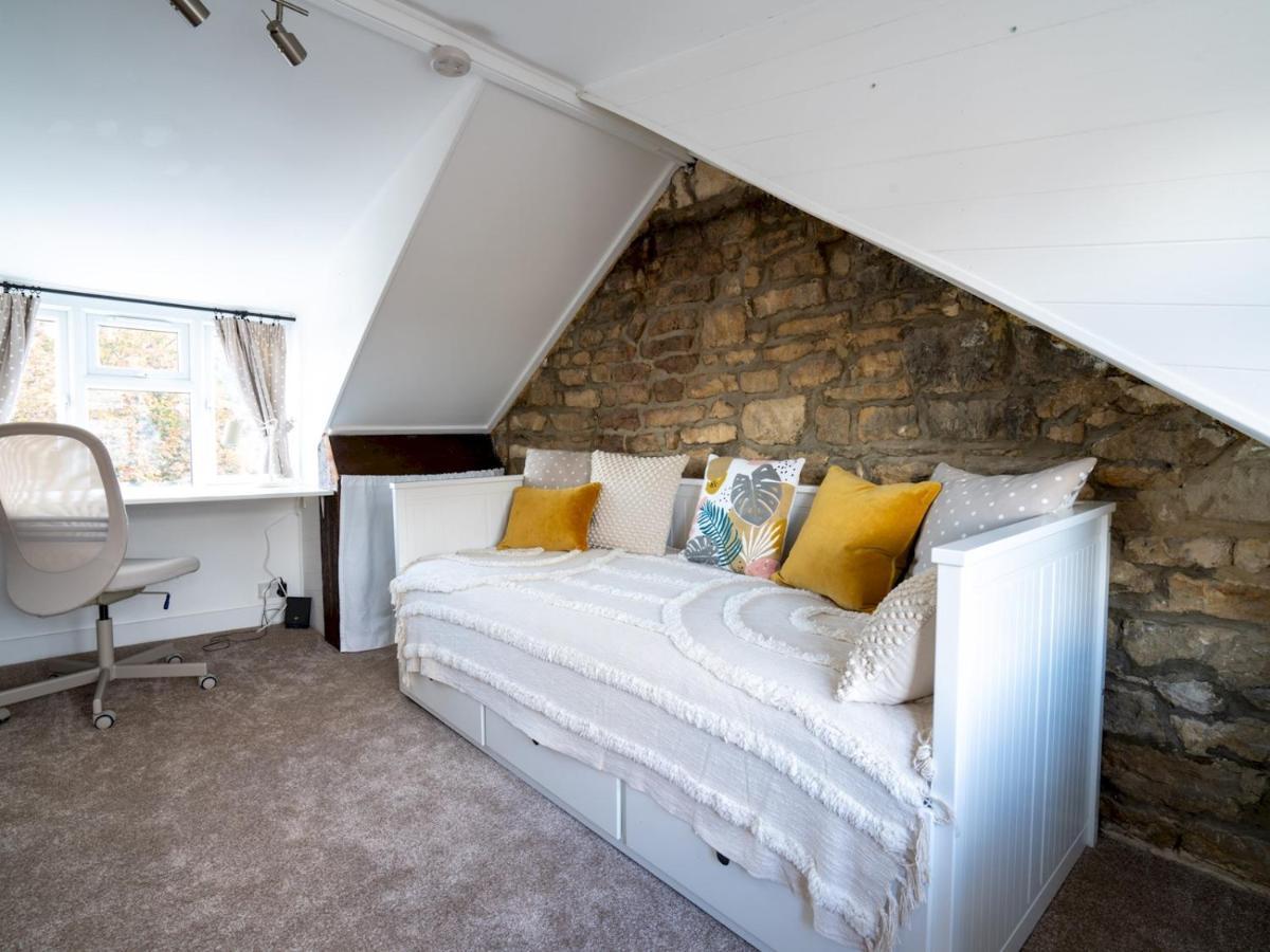 Quarry Cottage Courtyard Garden Pass The Keys Cirencester Extérieur photo