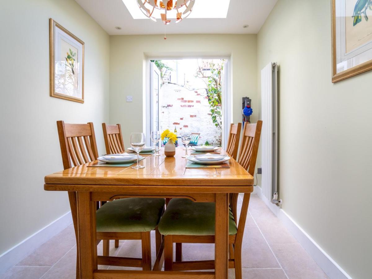 Quarry Cottage Courtyard Garden Pass The Keys Cirencester Extérieur photo